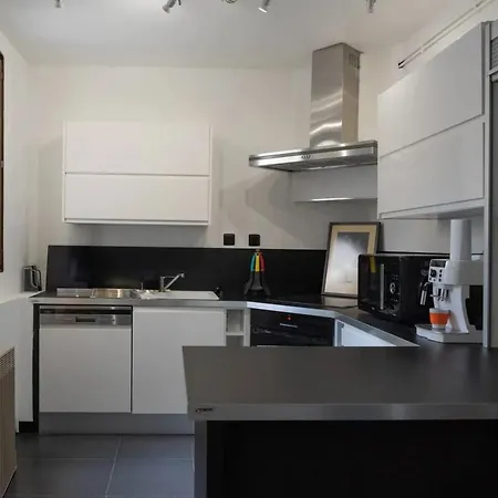 Apartment Charmant Face A La Cathedrale De 65 M² Proximite Place Stanislas